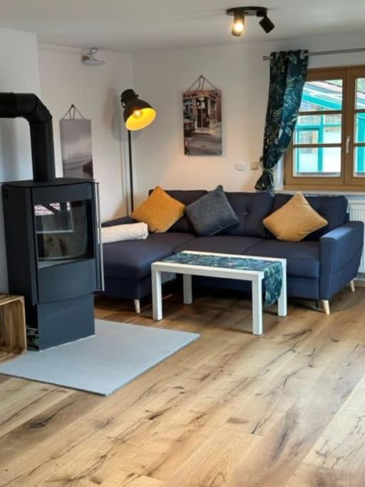 Charmante Farbenfrohe Wohnung Fuer Zwei Fischbachau Bagian luar foto