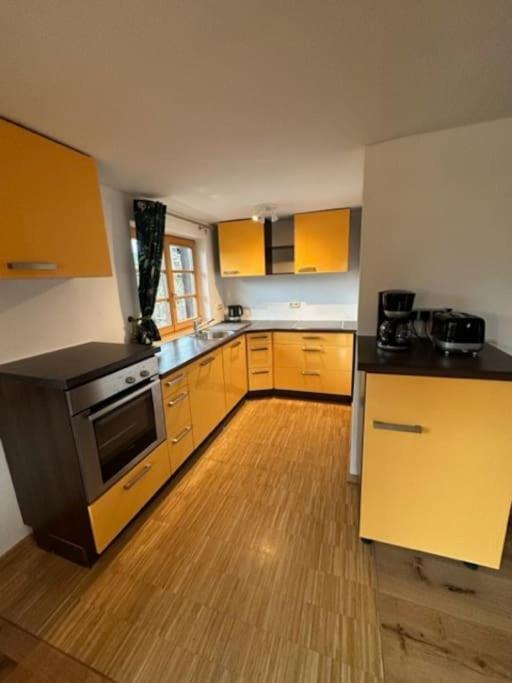 Charmante Farbenfrohe Wohnung Fuer Zwei Fischbachau Bagian luar foto
